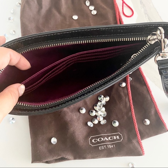 🖤Coach Patent Leather Clutch🖤 - Picture 6 of 6